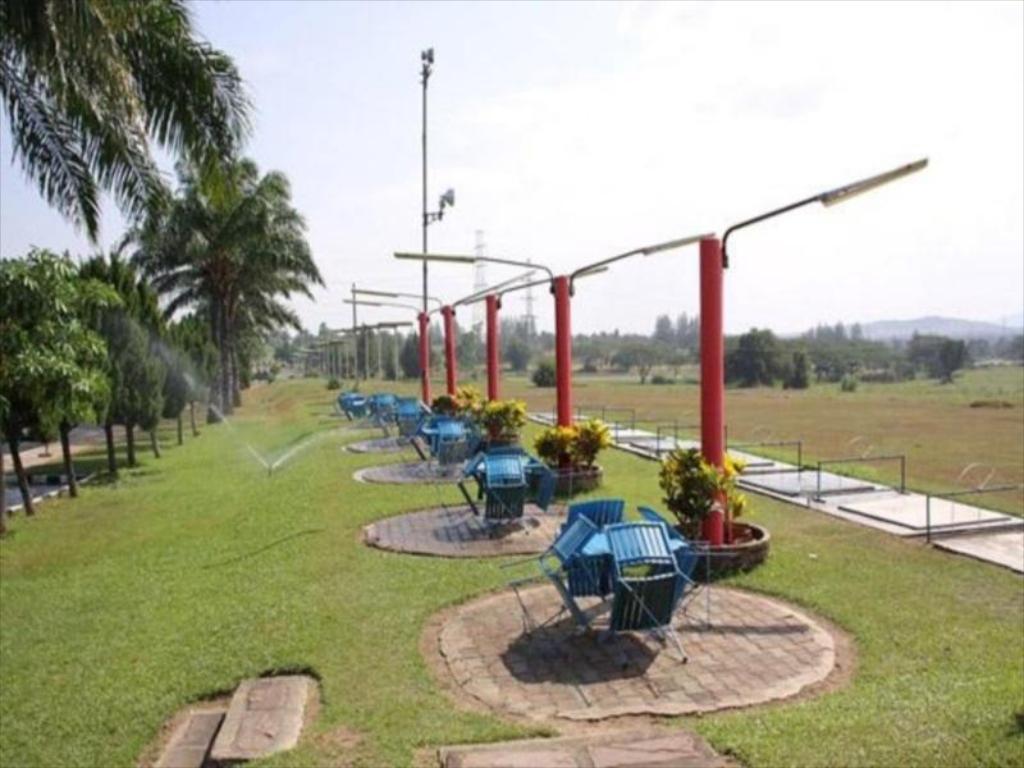 Pattaya Country Club & Resort Ban Pong  Dış mekan fotoğraf