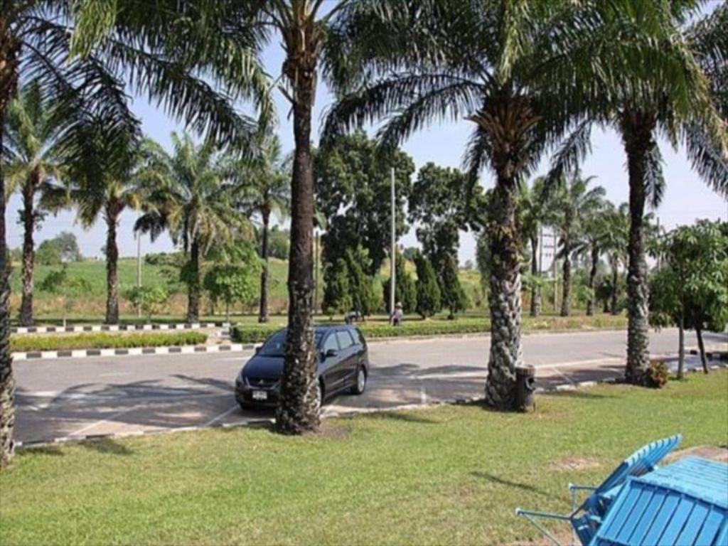 Pattaya Country Club & Resort Ban Pong  Dış mekan fotoğraf